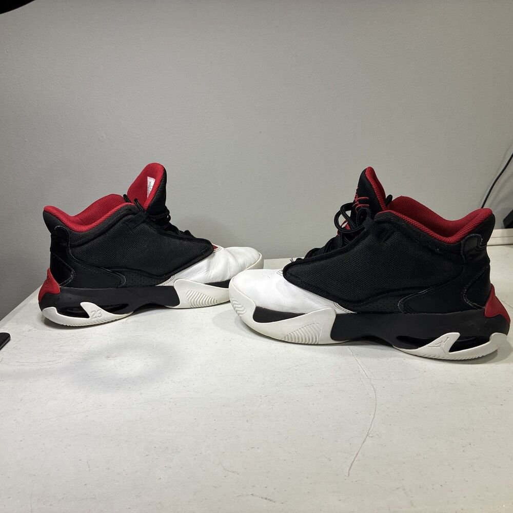 Size 7 Jordan Max Aura 4 Black Gym Red - Picture 2 of 6